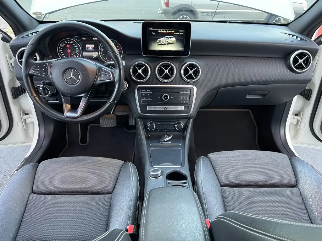 MERCEDES-BENZ A 200 - Foto