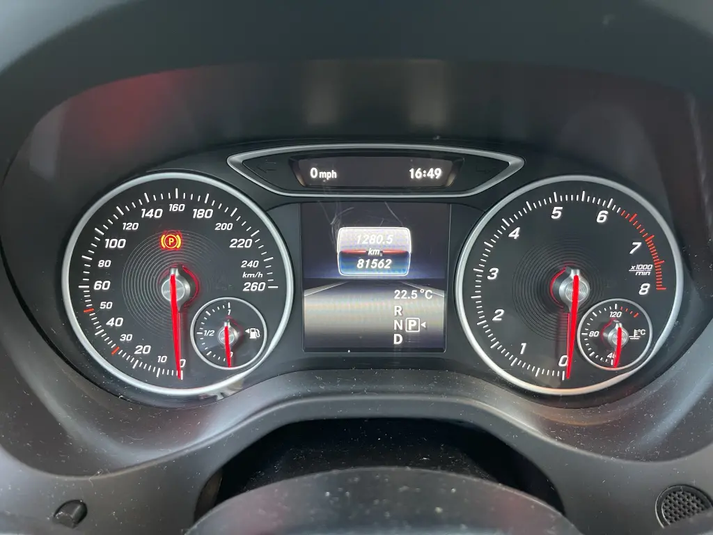 MERCEDES-BENZ A 200 - Foto