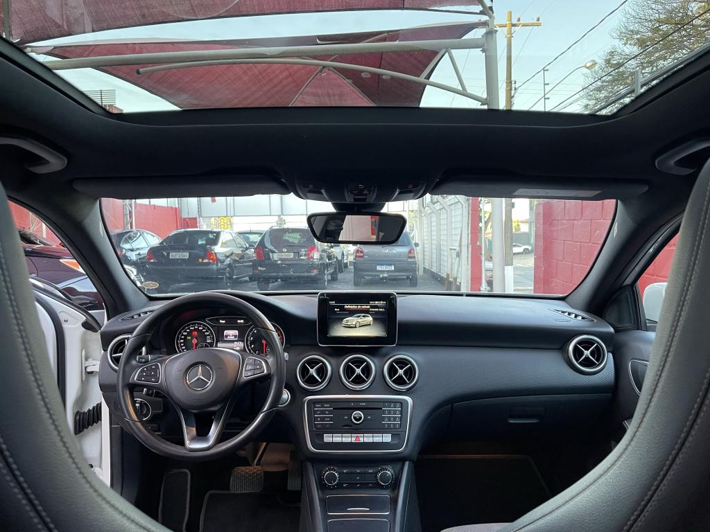 MERCEDES-BENZ A 200 - Foto