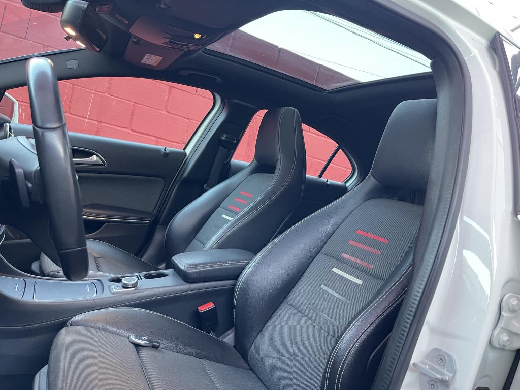 MERCEDES-BENZ A 200 - Foto