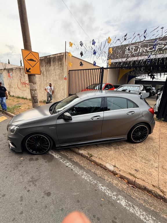 MERCEDES-BENZ A 45 AMG - Foto