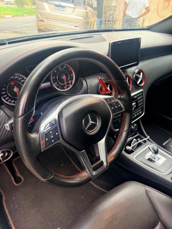 MERCEDES-BENZ A 45 AMG - Foto