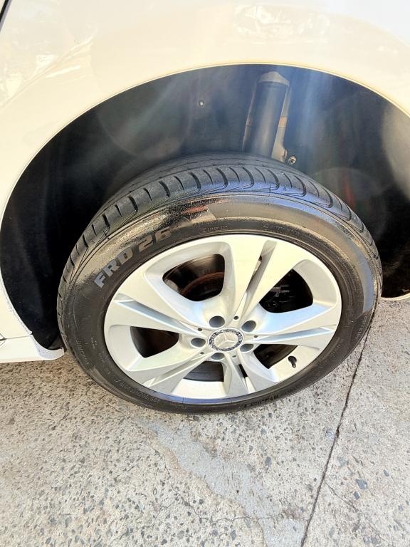 MERCEDES-BENZ C 180 - Foto