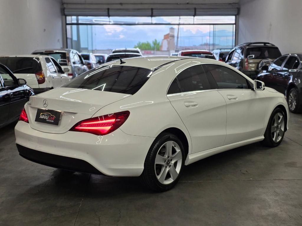 MERCEDES-BENZ CLA 180 - Foto