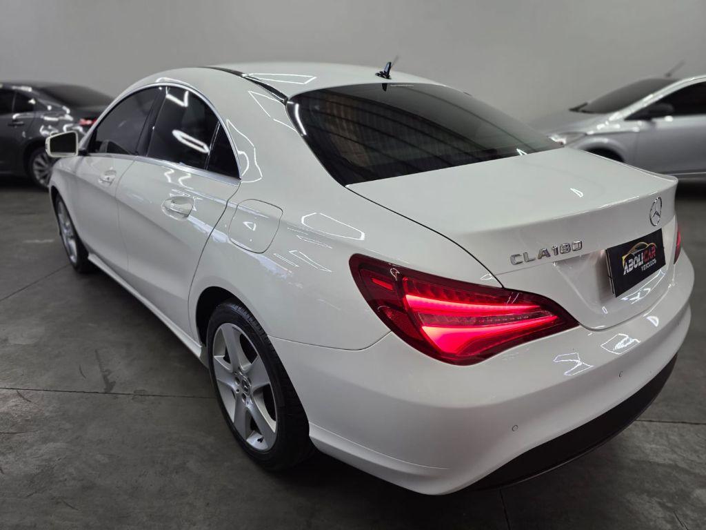 MERCEDES-BENZ CLA 180 - Foto
