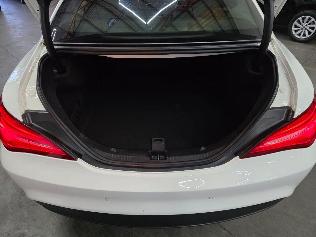 MERCEDES-BENZ CLA 180 - Foto