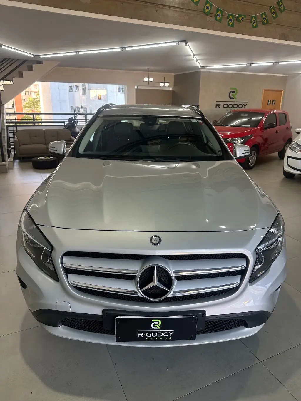 MERCEDES-BENZ CLA 200 - Foto