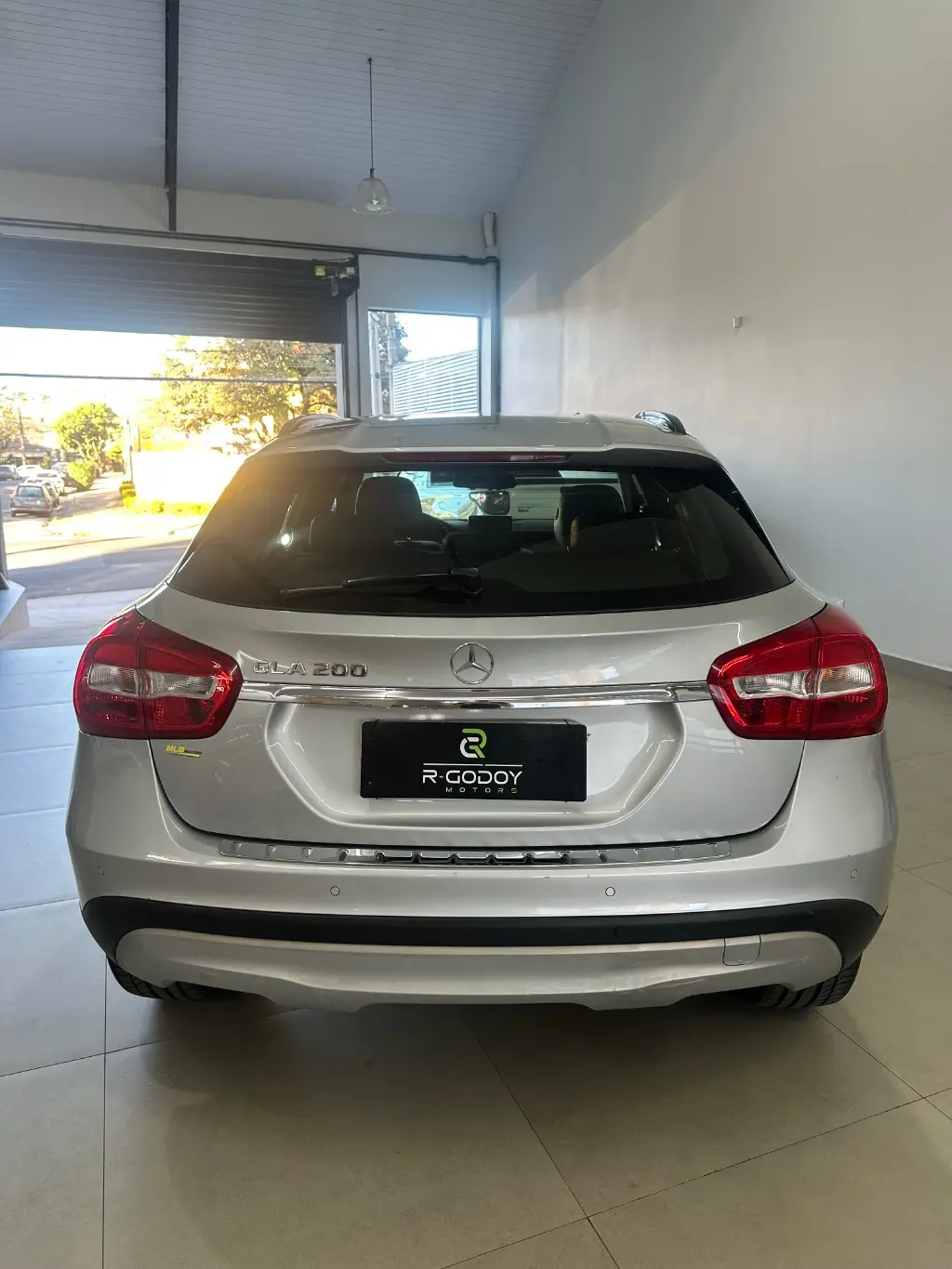MERCEDES-BENZ CLA 200 - Foto