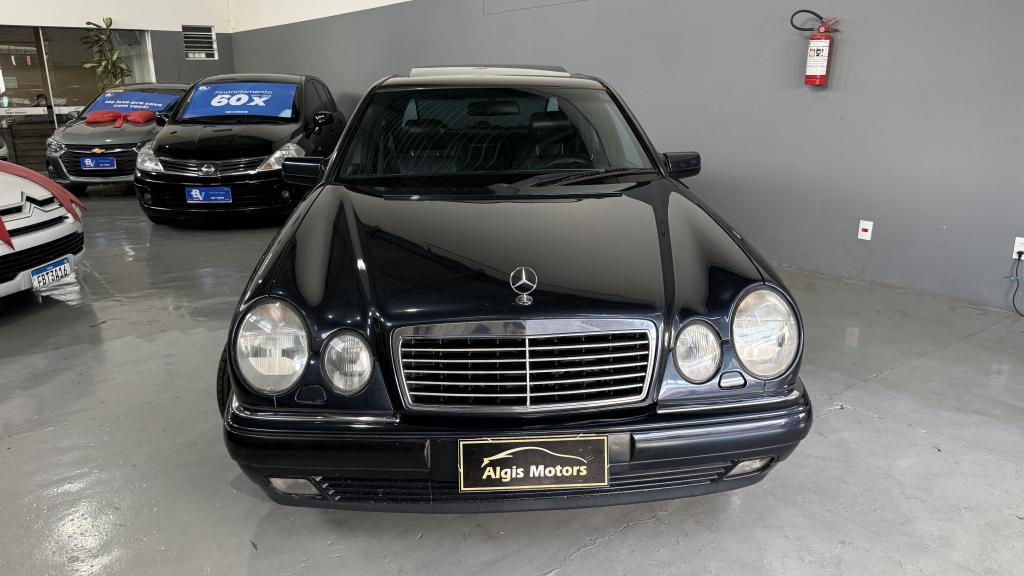 MERCEDES-BENZ E 320