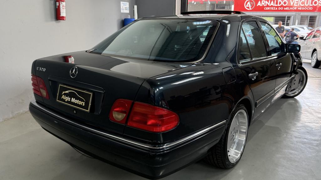 MERCEDES-BENZ E 320 - Foto