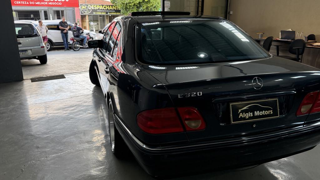 MERCEDES-BENZ E 320 - Foto