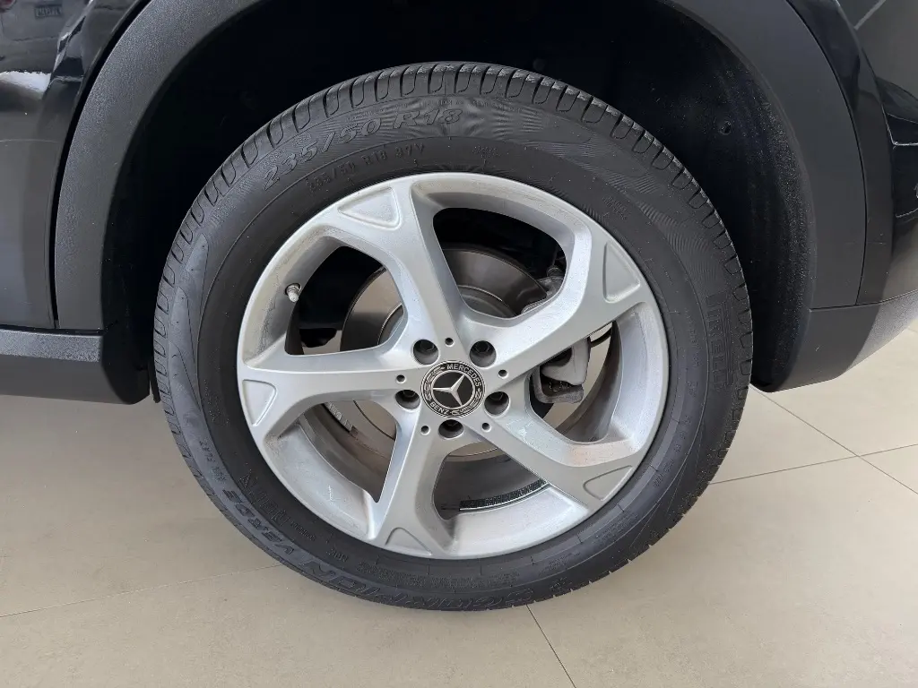 MERCEDES-BENZ GLA 200 - Foto