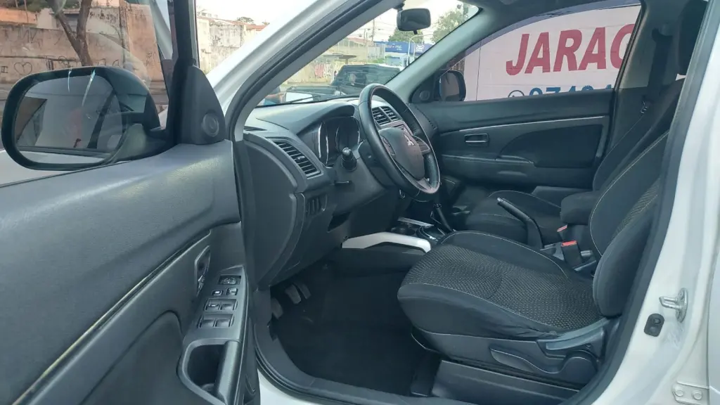 MITSUBISHI ASX - Foto