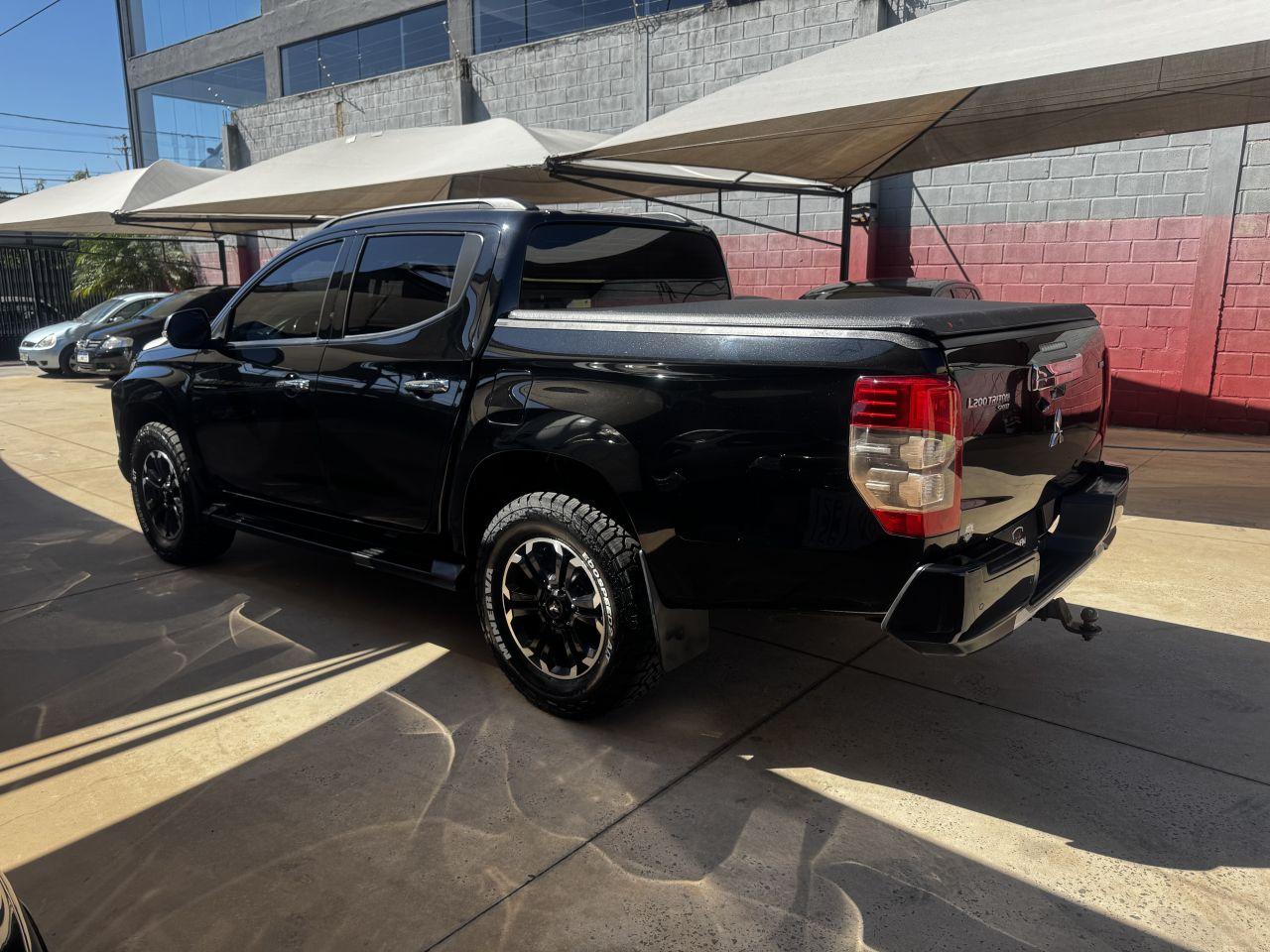 MITSUBISHI L 200 Triton - Foto