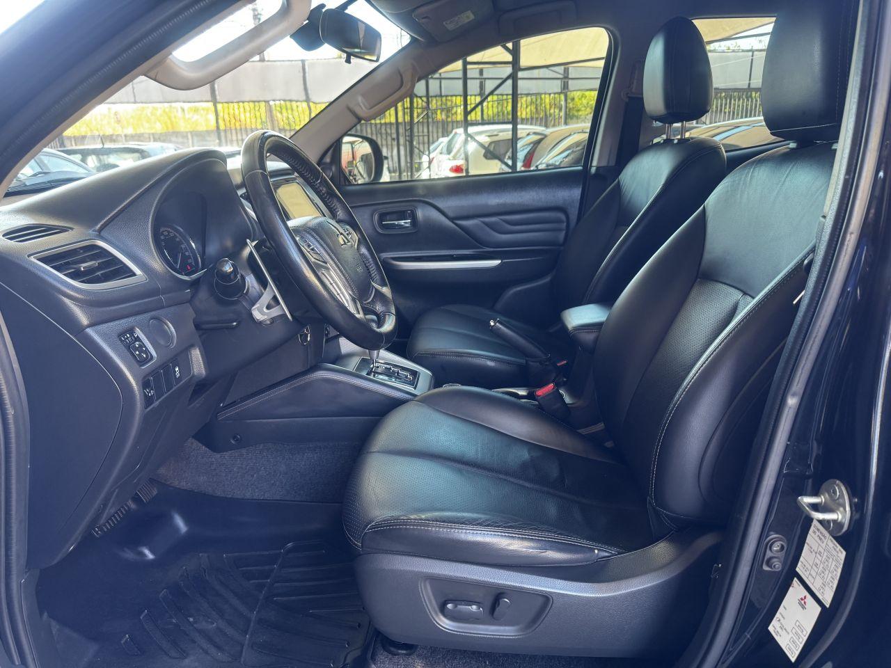 MITSUBISHI L 200 Triton - Foto