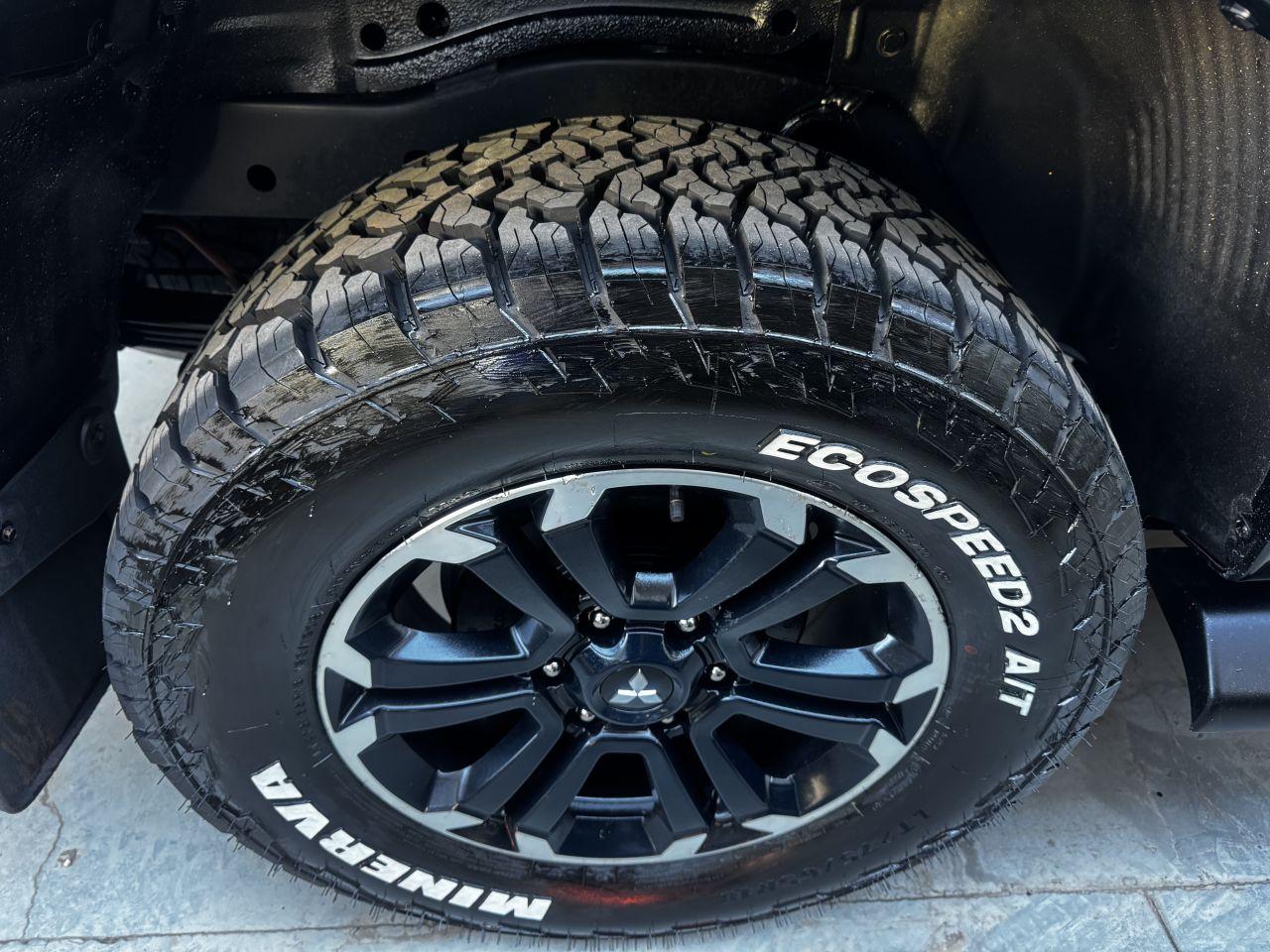 MITSUBISHI L 200 Triton - Foto