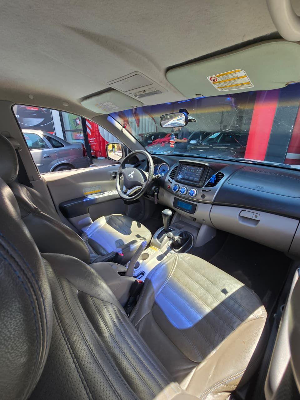 MITSUBISHI L 200 Triton - Foto