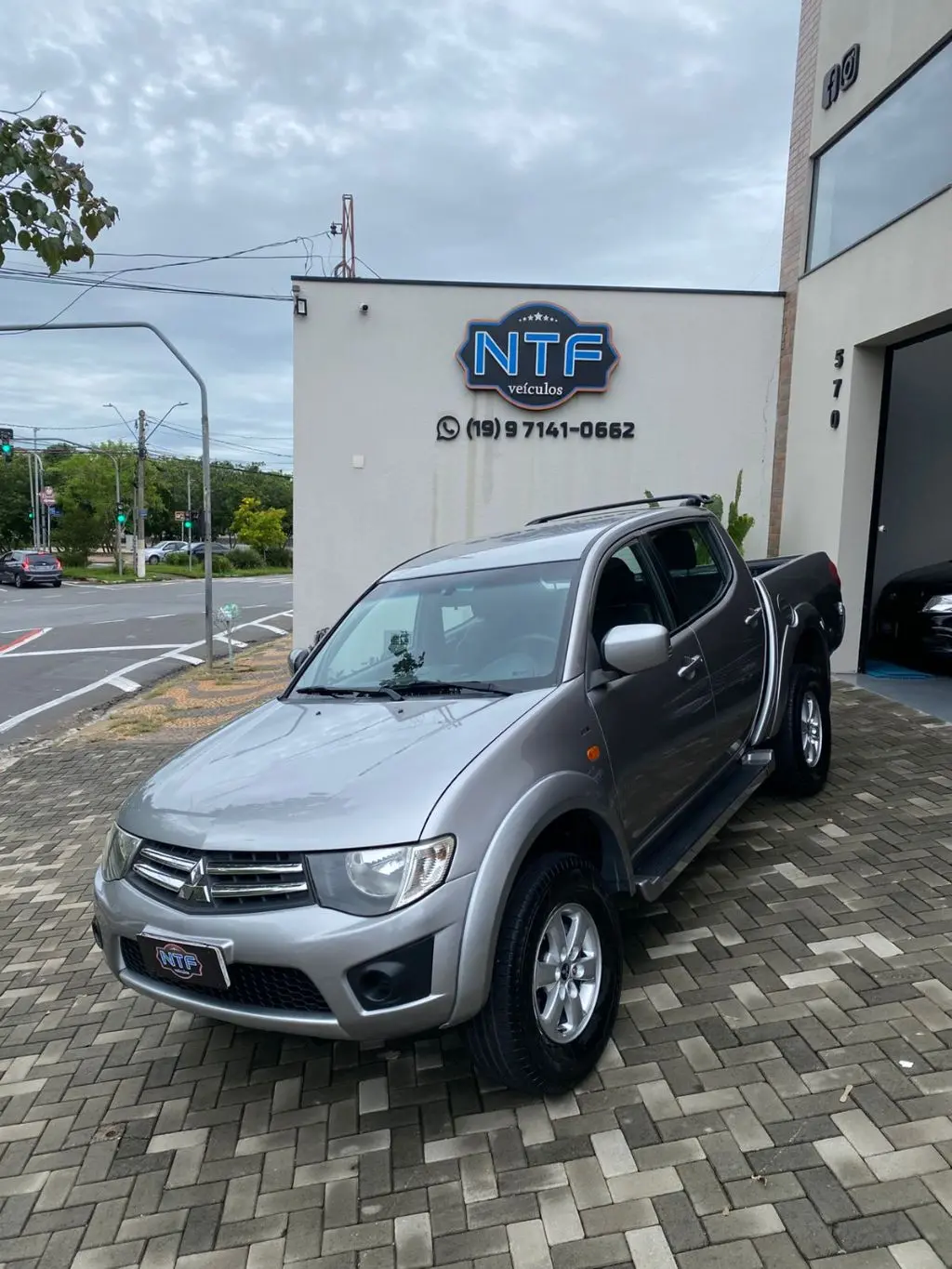 MITSUBISHI L 200 Triton