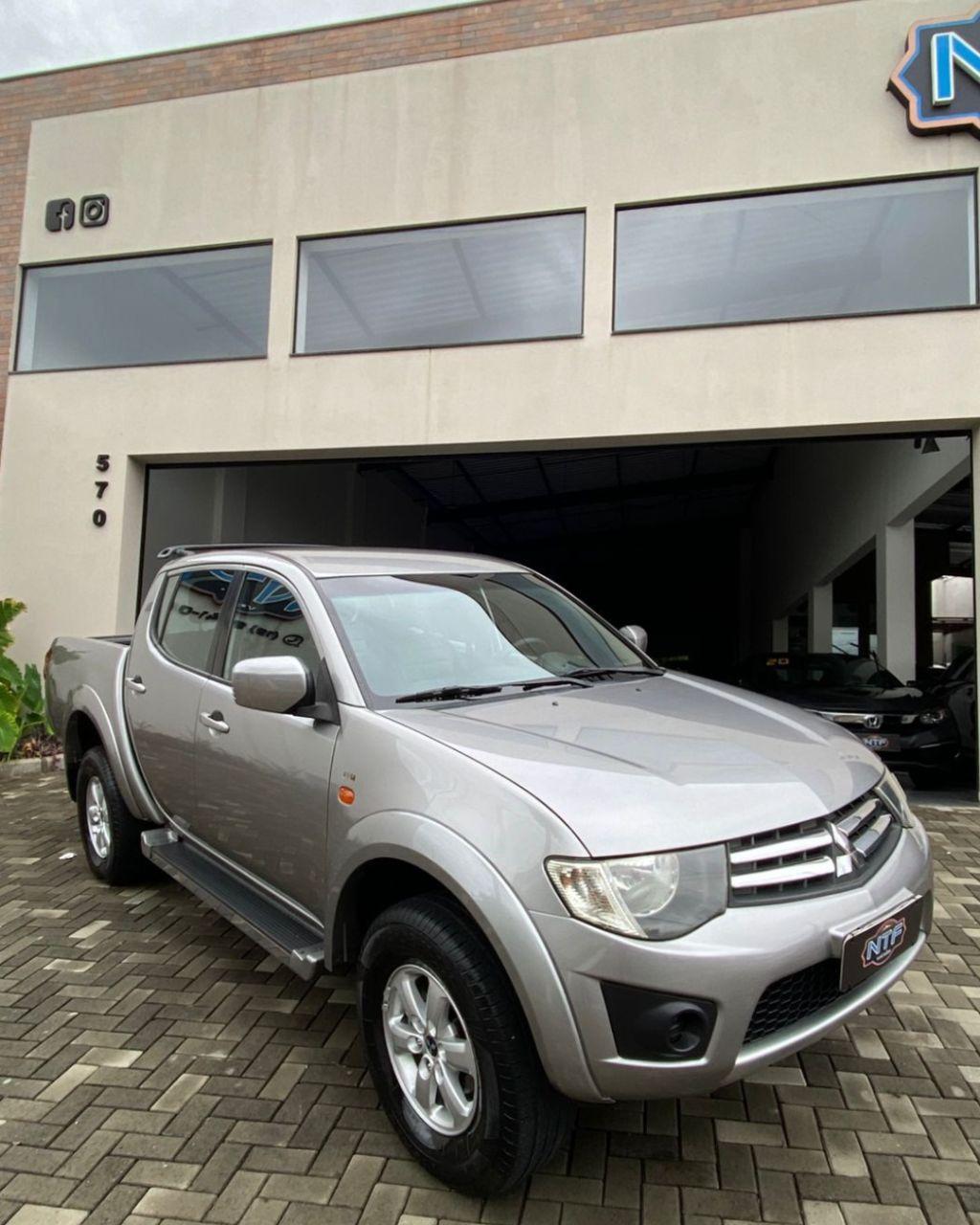 MITSUBISHI L 200 Triton - Foto