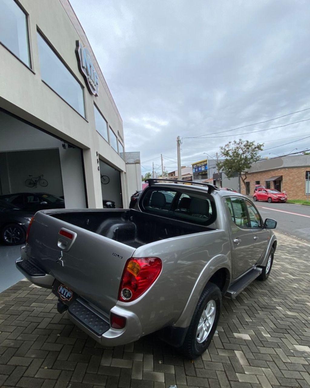 MITSUBISHI L 200 Triton - Foto