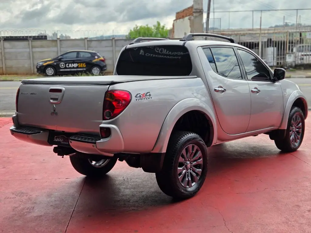 MITSUBISHI L 200 Triton - Foto