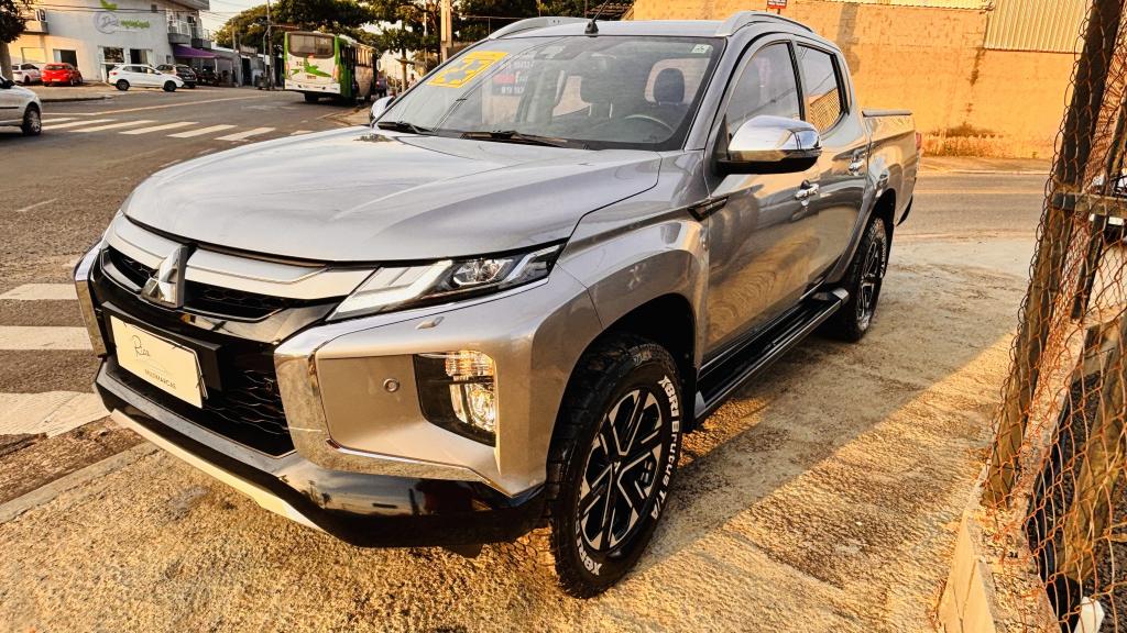 MITSUBISHI L 200 Triton