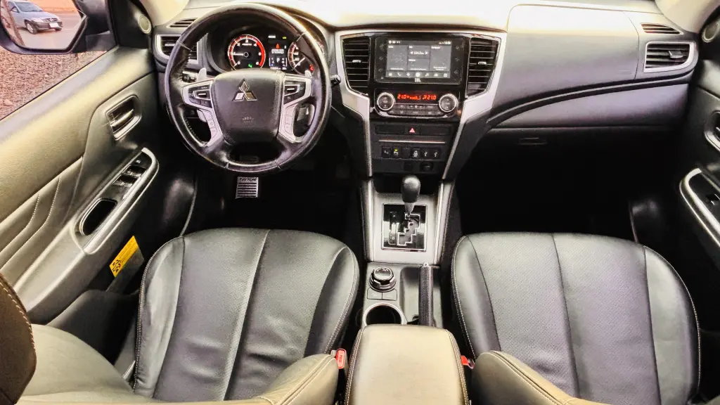 MITSUBISHI L 200 Triton - Foto