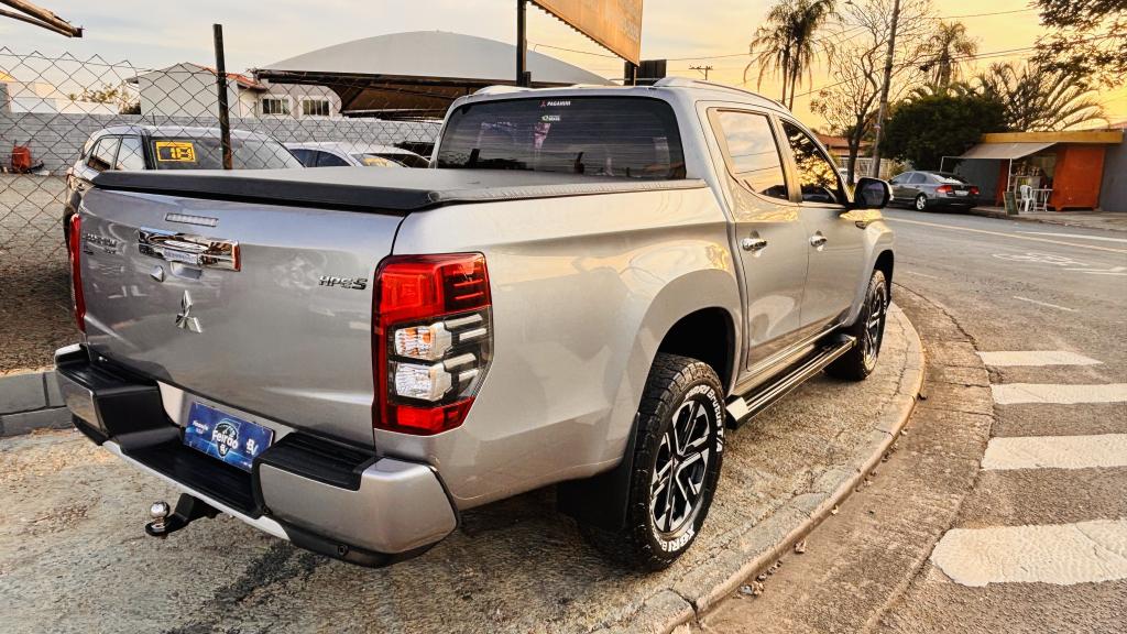 MITSUBISHI L 200 Triton - Foto