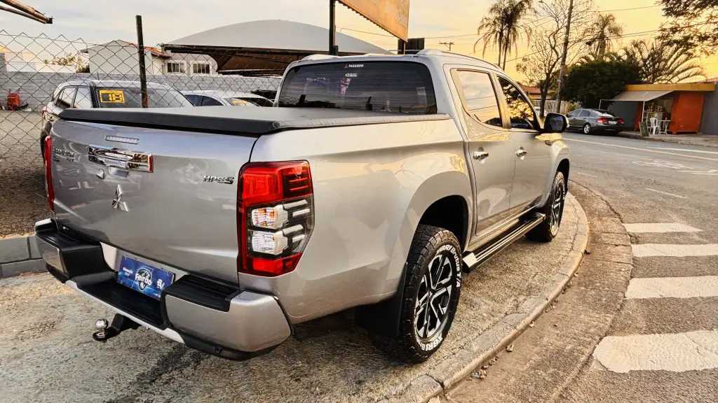 MITSUBISHI L 200 Triton - Foto