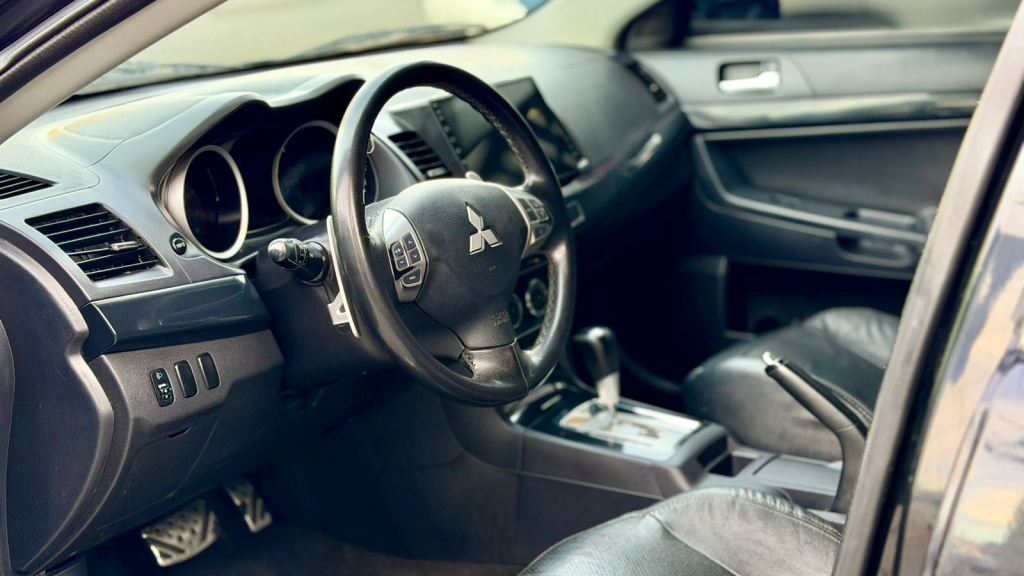 MITSUBISHI Lancer - Foto