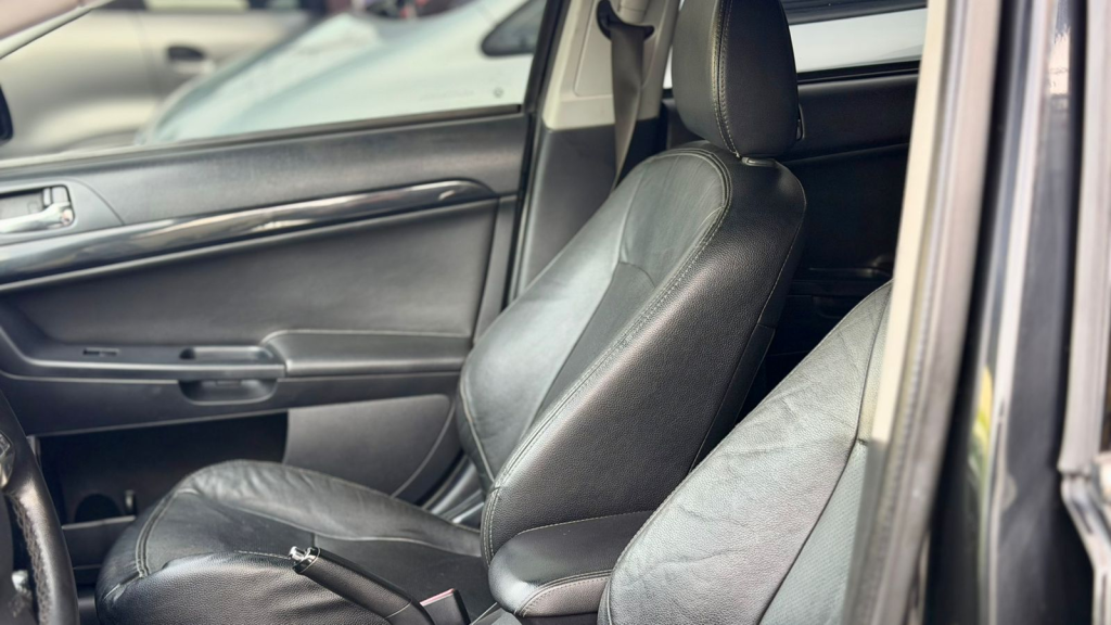 MITSUBISHI Lancer - Foto