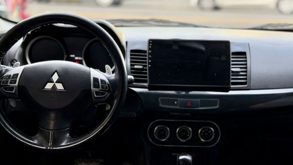 MITSUBISHI Lancer - Foto