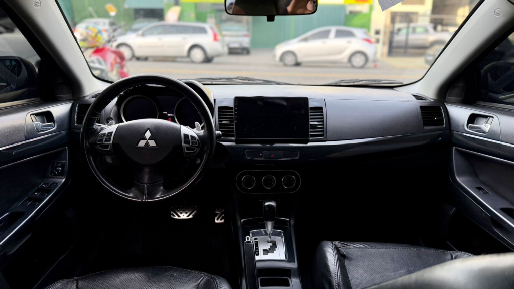 MITSUBISHI Lancer - Foto