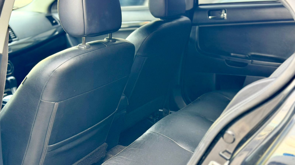 MITSUBISHI Lancer - Foto