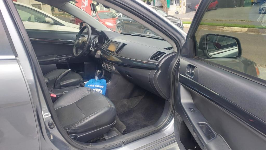 MITSUBISHI Lancer - Foto