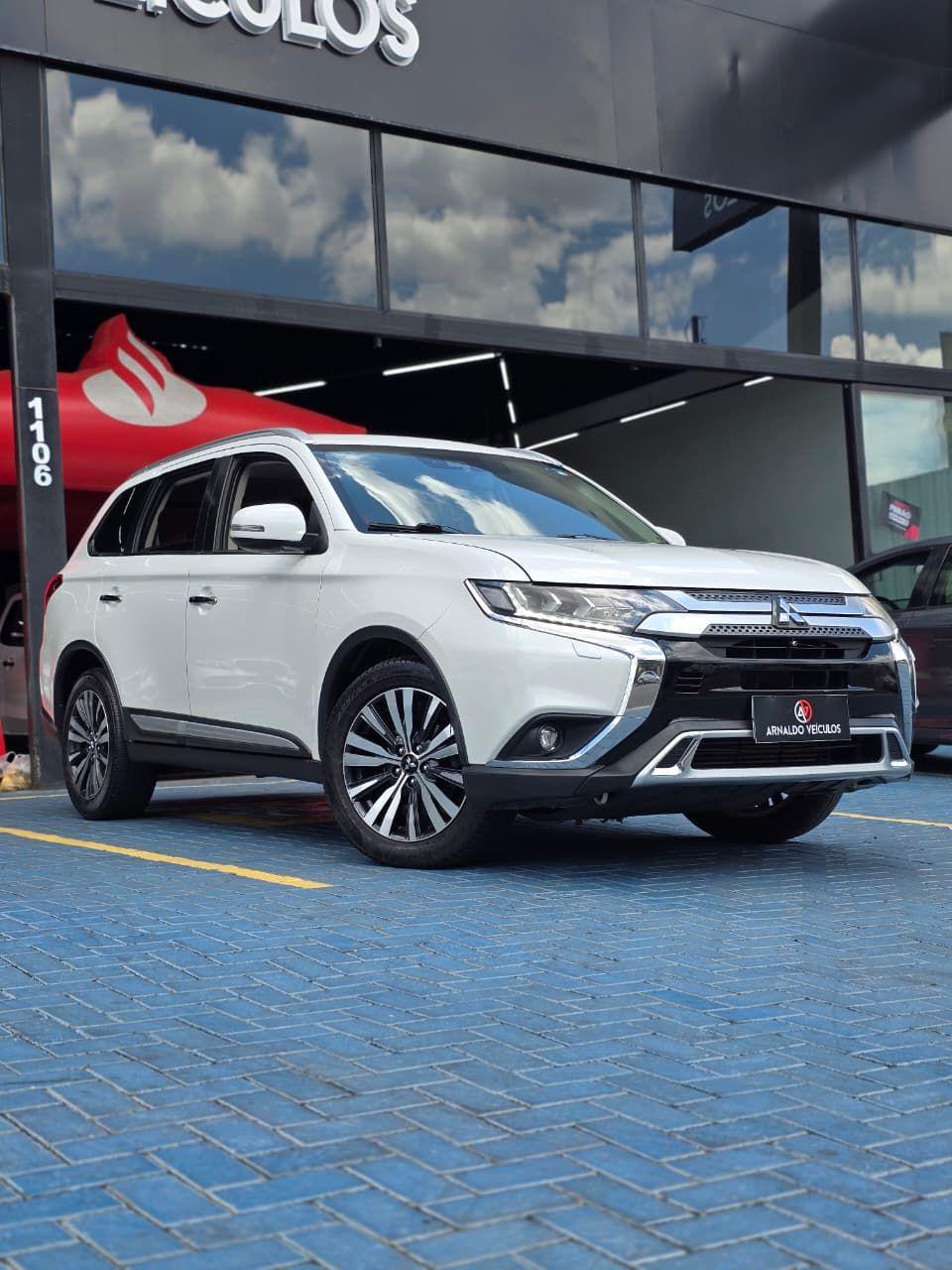 MITSUBISHI Outlander - Foto