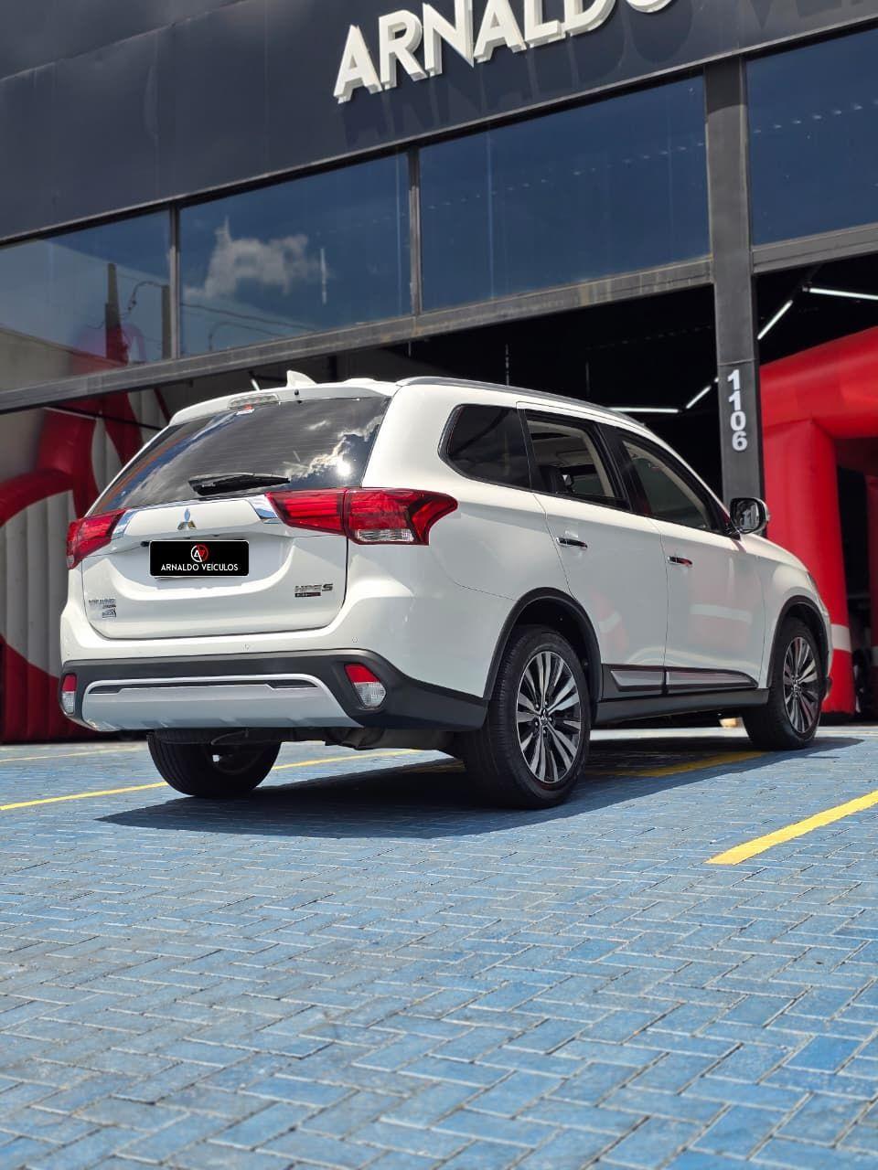 MITSUBISHI Outlander - Foto