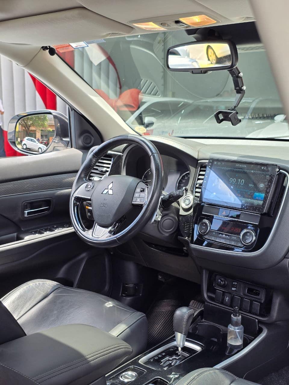 MITSUBISHI Outlander - Foto