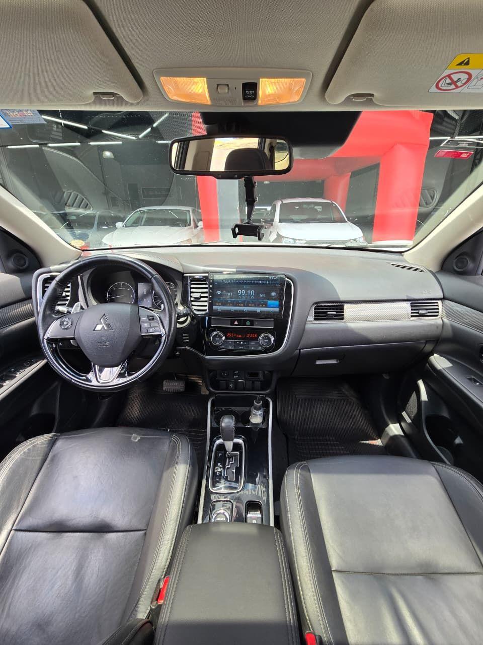 MITSUBISHI Outlander - Foto