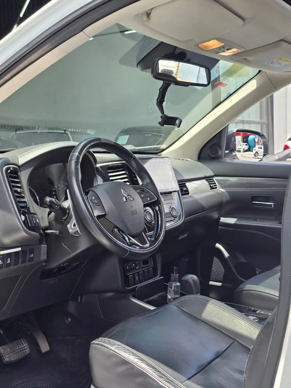 MITSUBISHI Outlander - Foto