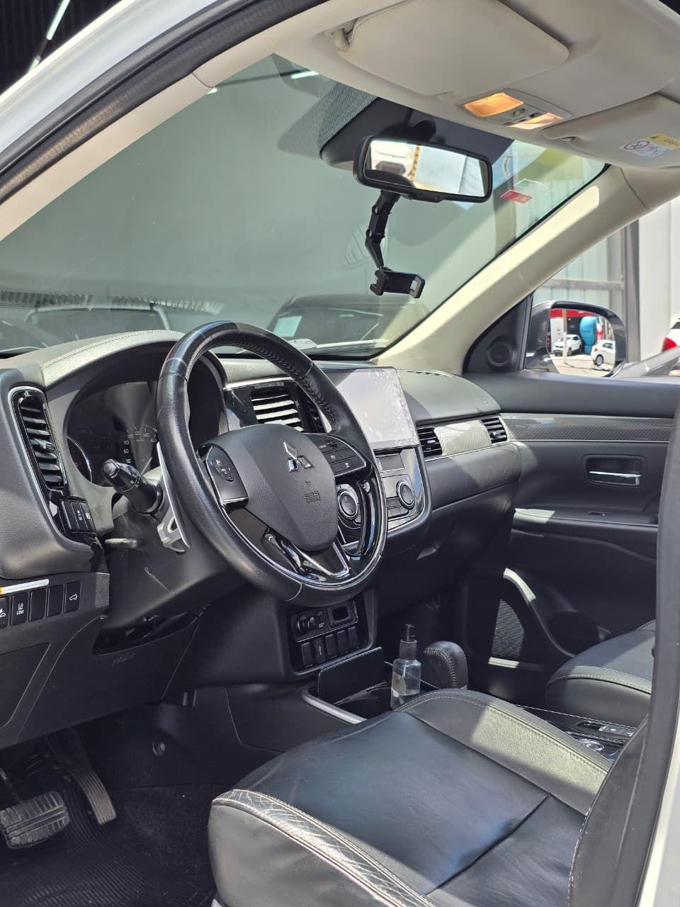 MITSUBISHI Outlander - Foto