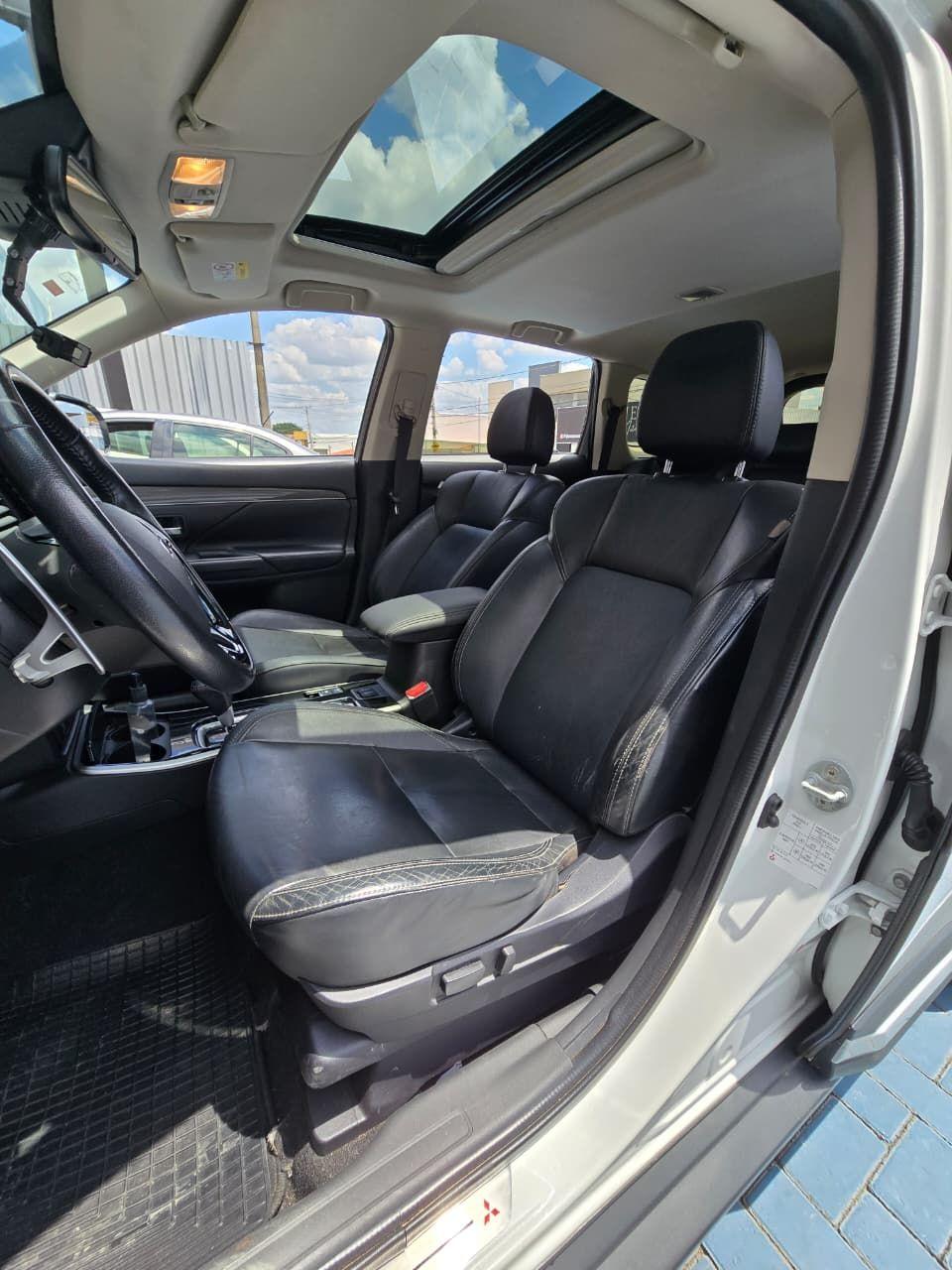 MITSUBISHI Outlander - Foto