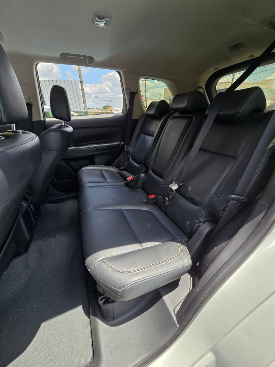 MITSUBISHI Outlander - Foto