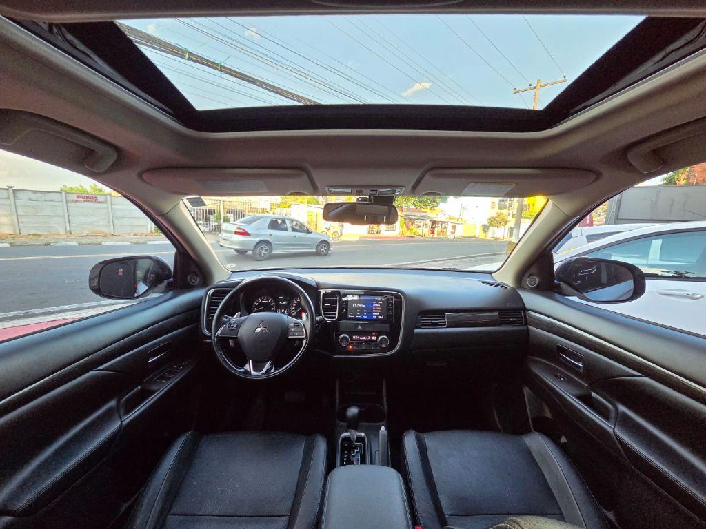 MITSUBISHI Outlander - Foto