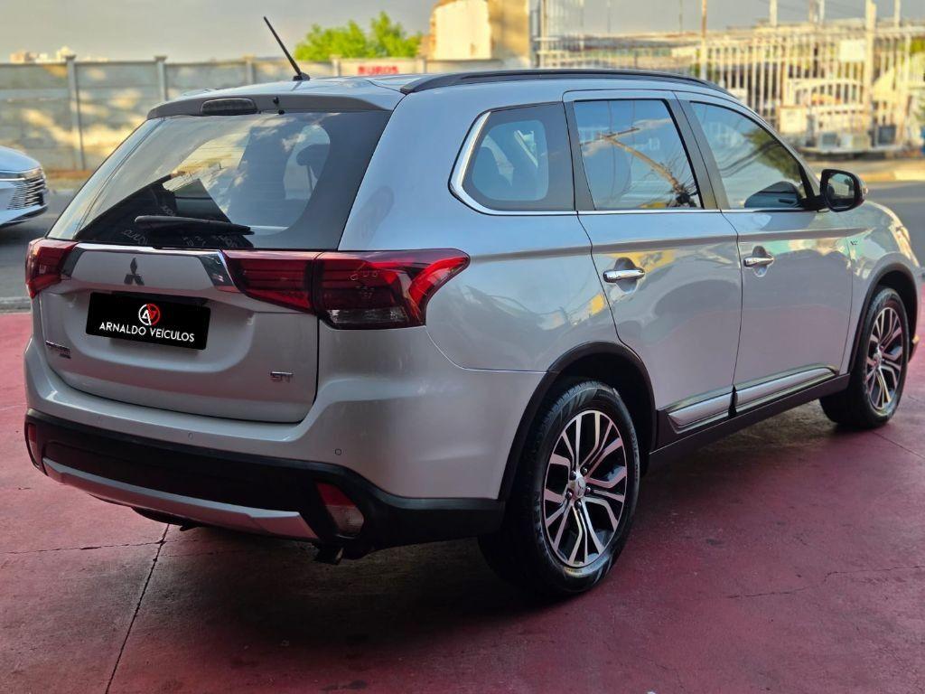 MITSUBISHI Outlander - Foto