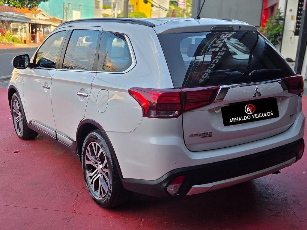 MITSUBISHI Outlander - Foto