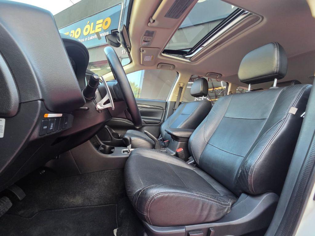 MITSUBISHI Outlander - Foto