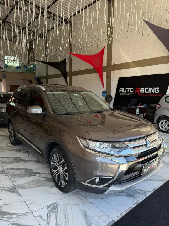 MITSUBISHI Outlander - Foto