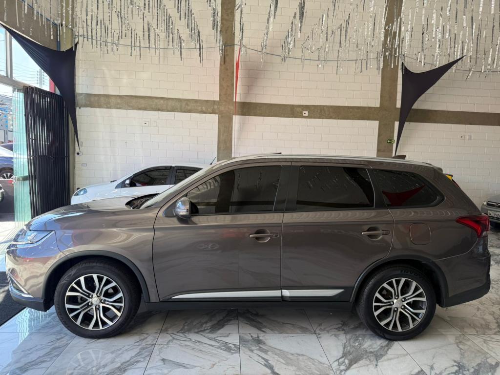MITSUBISHI Outlander - Foto