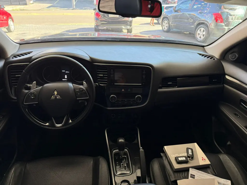 MITSUBISHI Outlander - Foto